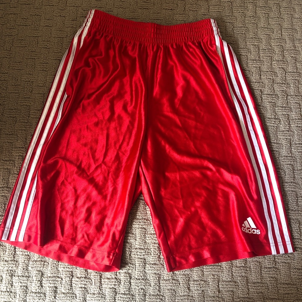 Mens Adidas basketball shorts, size L
